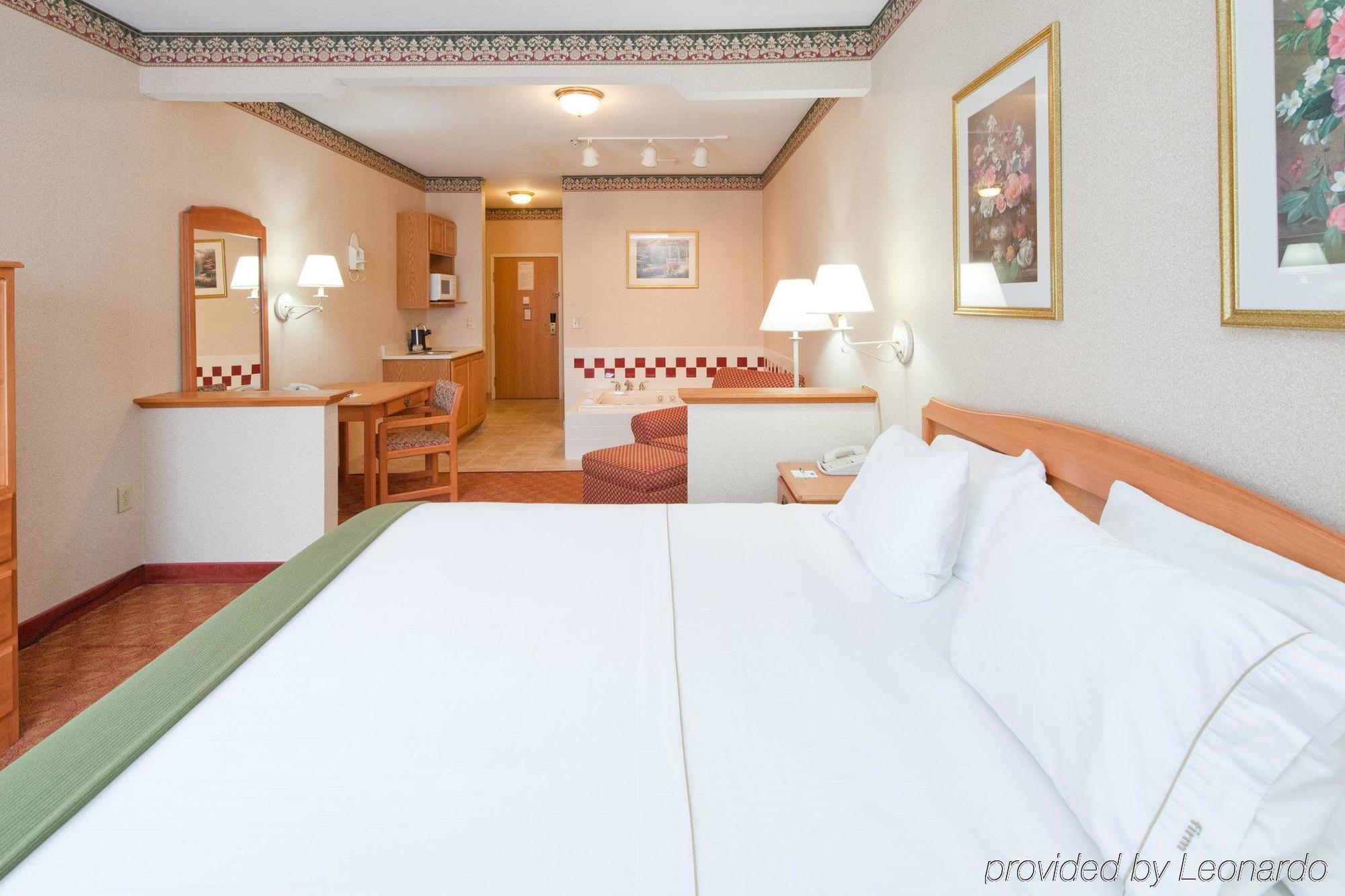 Holiday Inn Express Hotel & Suites Wauseon By Ihg Værelse billede